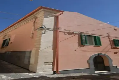 Image de élégante maison au centre du village