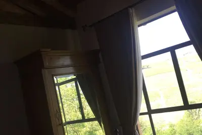 Image de belle maison de campagne rénovée