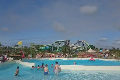 Image de Explorez Le Vendee Dans Cette Merveilleuse Maison De Ville. 20 Minutes Des Plages