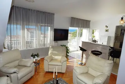 Image de Appartement Rosemary avec trois chambres et vue mer