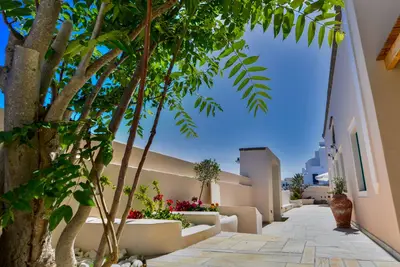 Image de Villa confortable de 2 chambres avec vue sur la caldeira et bain à remous privé