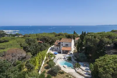 Image de Vue mer, piscine chauffée, à 300m de la plage de Sainte Maxime, près de St Tropez
