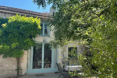 Image de La Grange - charmante grange aménagée dans un beau village au bord du Lot
