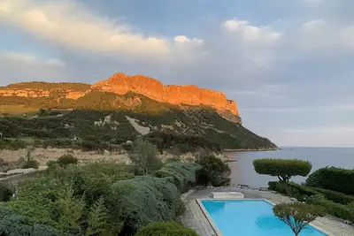 Exceptionnel, 5' du village, vue, piscine, parking