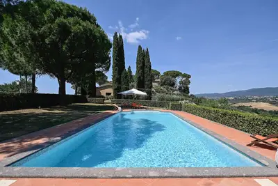 Image de Villa exclusive avec piscine privée et tennis dans la campagne de Rome - Villa Mary