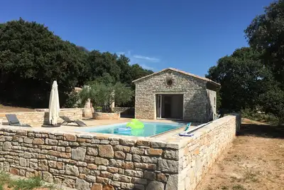 Image de Très belle Bâtisse médiévale vue panoramique piscine
