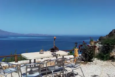 Image de Apartment over the sea – Private place to swim