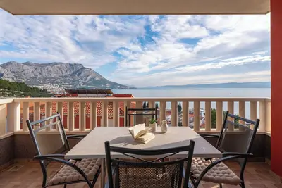Image de Appartement moderne Bakota à Duće avec vue imprenable sur la mer, à 200m de la plage