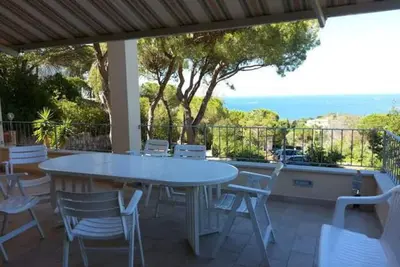 Image de Villa Iole House 700 mt. de la mer parking privé en pinède et terrasse surplombant la mer