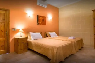 Image de Chambre Pour 3 Personnes Avec Salle De Bain PRIVÉE Sur Le Couloir