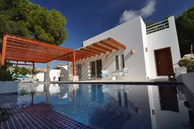Image de Nouvelle villa style Ibiza à Moraira El Portet, vue sur la mer, terrasse sur le toit de 150m2