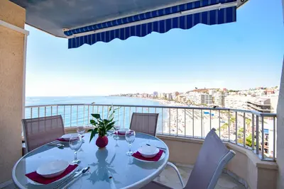 Image de Ref: 222 - Appartement 2 chambres en bord de mer au 8ème étage!