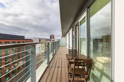 Image de Centre-ville Penthouse • Vues imprenables • Parking