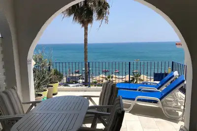 Image de Appartement en front dans un endroit unique,