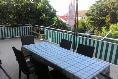 Image de casa Prisnac :: Iva appartement avec terrasse