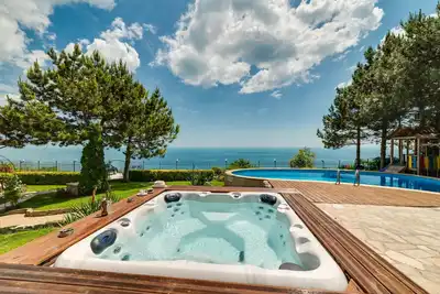 Image de Villa confortable avec piscine privée, jacuzzi, vue imprenable sur la mer, Bulgarie