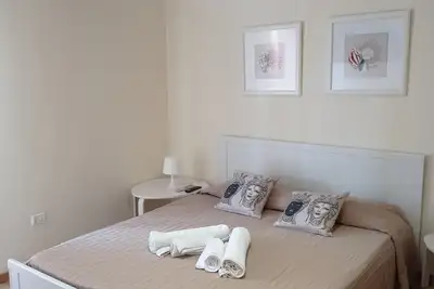 Image de Bilo De Luxe 5 lits dans résidence avec piscine et court de tennis