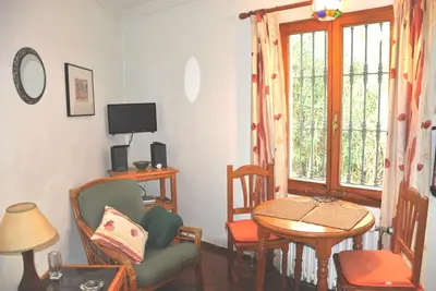 Image de Finca-Appartement confortable avec piscine, jardin, terrasse, chauffage, WiFi, à 10 min de la plage