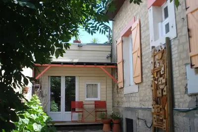Image de Studio tout équipé avec parking privé