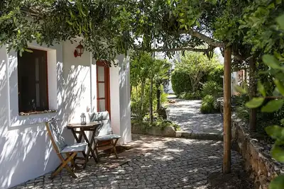 Studio lumineux avec kitchenette à 9 km de Lagos