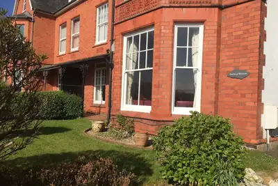 Image de Ty sinamon une grande maison de ville indépendante