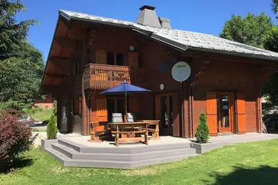 Image de Chalet Louis Family Ski Chalet Chalet 4 chambres à coucher ouvert pouvant accueillir 9 personnes