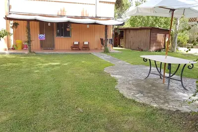 Image de Appartement dans villa sur jardin indépendant dans un grand parc juste rénové