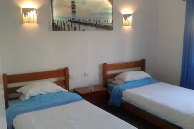 Image de Trois chambres Ă coucher, deux salles de bains, cuisine, salon, buanderie Ă louer.