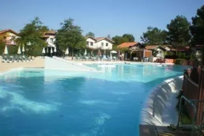 Image de Appartement dans Village Les Pins situé sur un golf