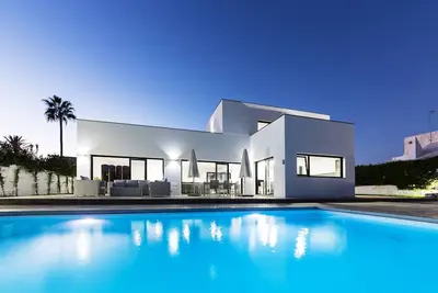 Image de Moderne et luxieuse villa 5 chambres tout proche de Puerto Banús!