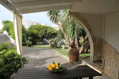 Image de \"Terra di mare\" Appartement de trois pièces dans une villa avec jardin
