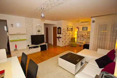 Image de Appartement Zlatka group fun, 4br 2bth, promenade jusqu'à la plage