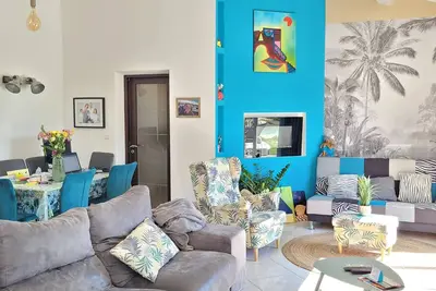 Image de Superbe Villa de 150m2 située entre Plage et campagne