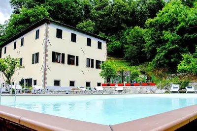 Image de Turandot. Très bel appartement dans un style moderne dans la Villa toscane antique