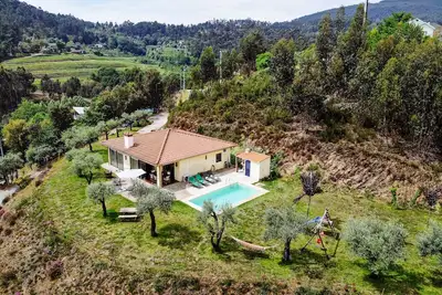 Image de Maison entière pour 5 personnes, piscine privée, animaux acceptés. Entièrement équipé.