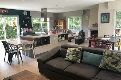 Image de Maison dans un écrin de verdure à 20 min de Nantes et 30 min des plages!