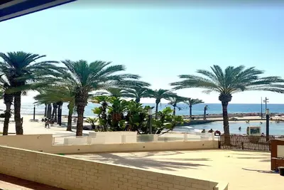 Image de Bel Appartement En Face De La Mer MÉDITERRANÉE