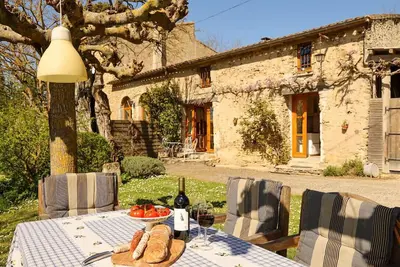 Image de Magnifique chalet pour 4 personnes avec piscine commune près de Carcassonne