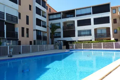 Image de Grand T3 avec piscine, plage à 100 mètres, proche du port