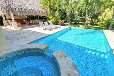 Image de Punta Cana Bachelor Party Villa 4 chambres Coco V Match De Prix
