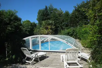 Image de Piscine Privee, au calme à Plomelin, 10mn des plages.