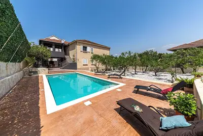 Image de Apartment Karlo 2 - with Pool, 70m from sea