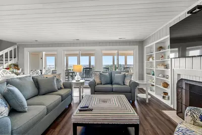 Image de Beach Break, 4 Br Luxury Home with Gorgeous Ocean Front Views and Private Swimming Pool