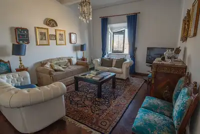 Image de Charming house. Unique sea view, 3bedr, 2bathr, Elevator. Free parking