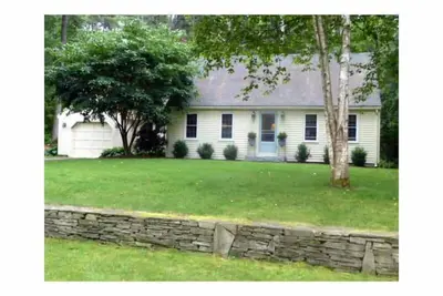 Image de 4 Bdrms, 2 Baths & Lg Outdoor Entertaining Space, 1 Mile to Mother's Beach \/ Golf