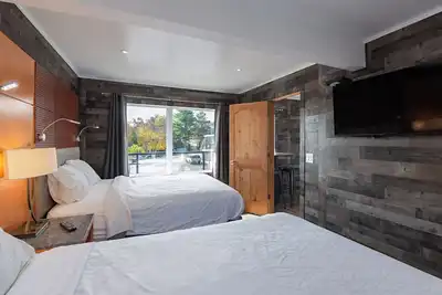Image de Rare unité pour 8 personnes et 2 salles de bain au coeur de Wisconsin Dells