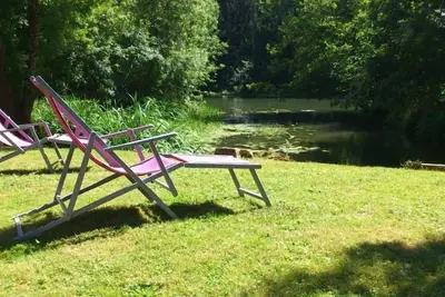 Image de Maison de Famille avec un grand jardin au bord de la rivière