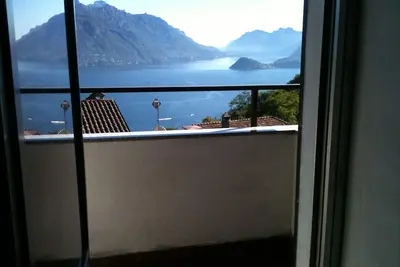 Image de Appartement avec une vue magnifique sur le lac et les montagnes, Internet Wifi