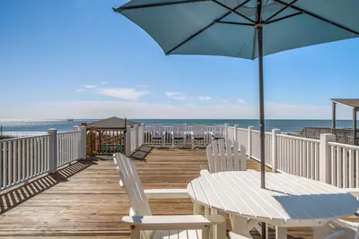 Image de Oceanfront Grande propriété, 8 chambres, 22 couchages, piscine. Petit lieu de mariage.
