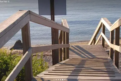 Image de Condo magnifiquement décoré avec vue sur l'eau